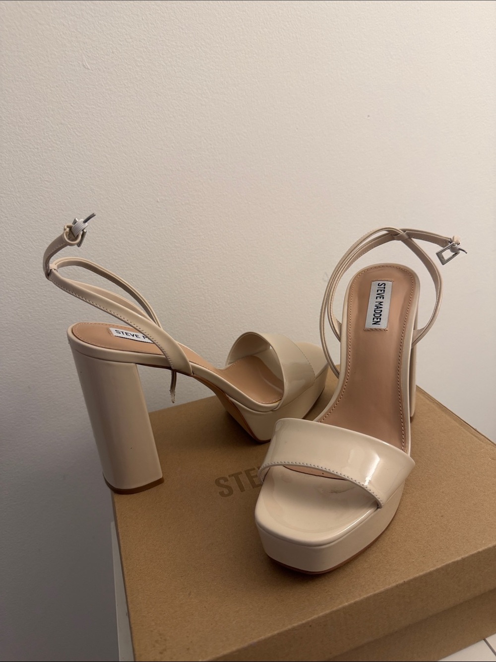 Steve Madden Cream Patent Platform Sandals